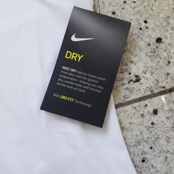New Nike Dri Fit white training tank Top. Medium. - Picture 2 of 5